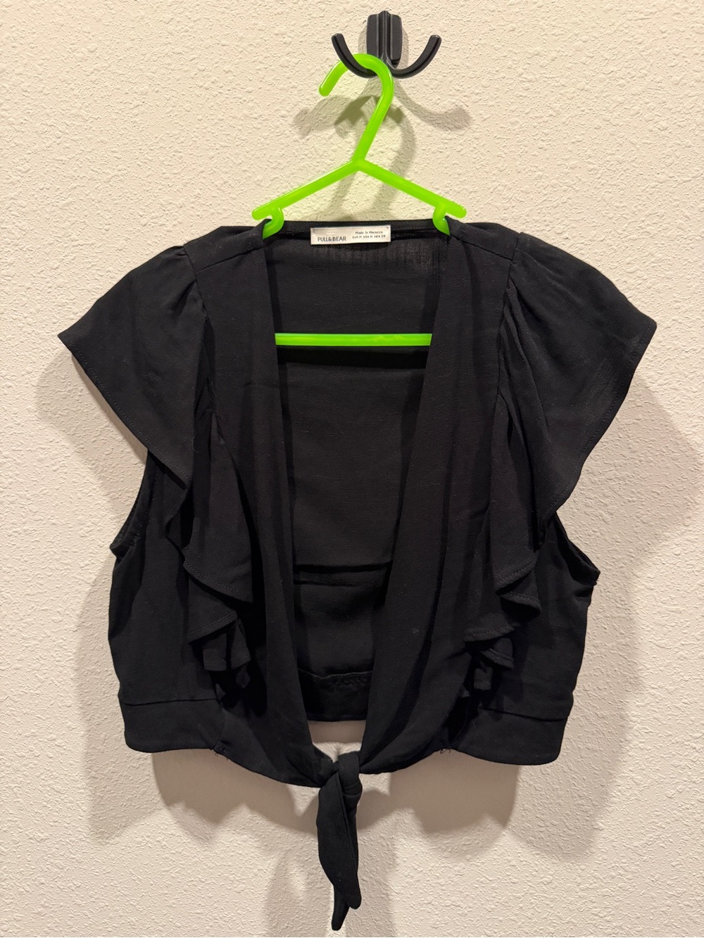 Pull&Bear Black Ruffled Tie-Front Crop Top